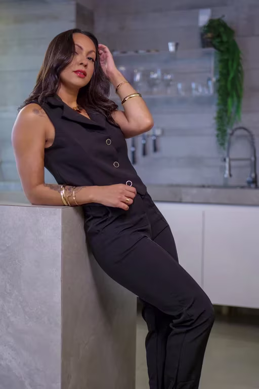 Laura Lins Massoterapeuta Sensual Experiência sensorial Exclusiva. Massagem tântrica