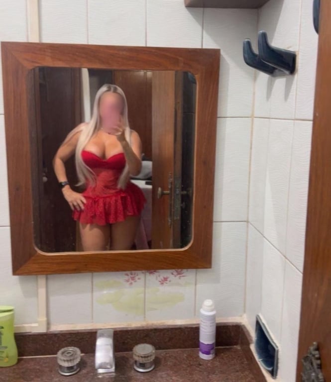 Rafaela Budiniki Massagem Nuru, Tântrica e Erótica Massagem