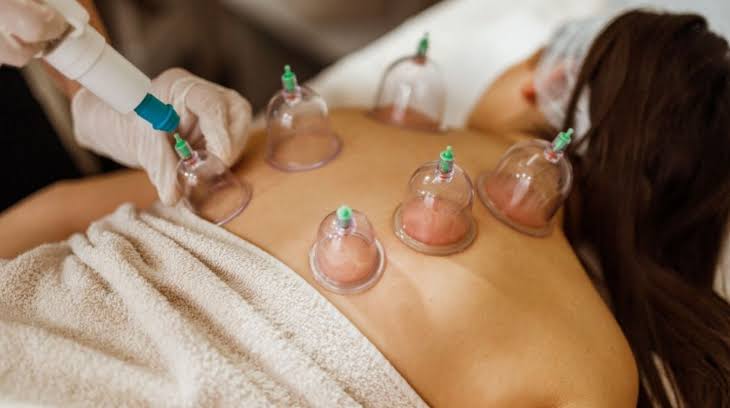 Polyana Massoterapeuta Massagem Tântrica e Relaxante Massagem