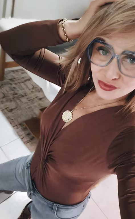 Geovana Massoterapeuta e Terapeuta ! CLIQUE E SAIBA Massagem