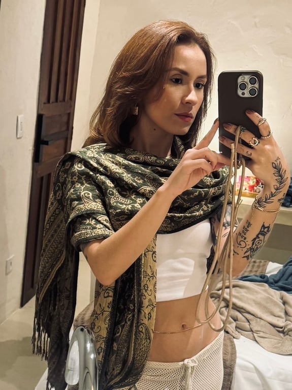 Marcela, massoterapeuta focada no seu prazer. Massagem em