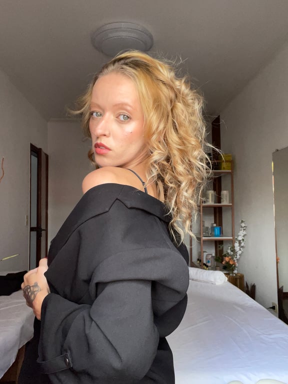 Clara - Terapia Corporal | Reconexão | Relaxamento Profundo