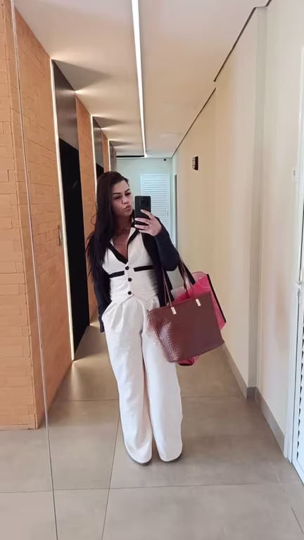 JULIANA BOM | MORENA | 32 ANOS | MASSOTERAPEUTA