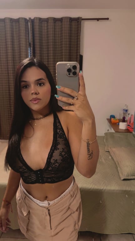 Joy massagista trans, a cura para seu estresse. 