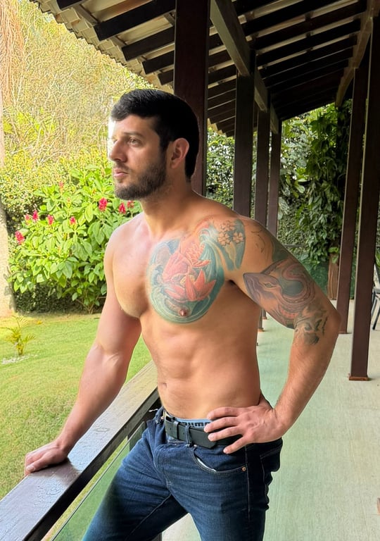 Terapeuta Rodrigo Cristo Especialista em massagem tântrica e sensual