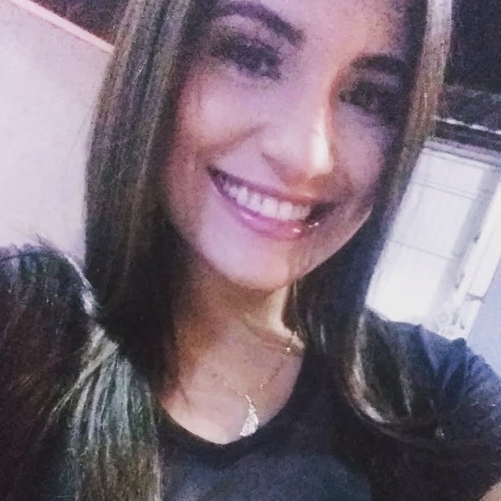 Jade Ávila • Massoterapêuta tântrica Massagem