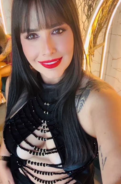 Júlia Miranda massagem tântrica, relaxante e Nuru Massagem tântrica