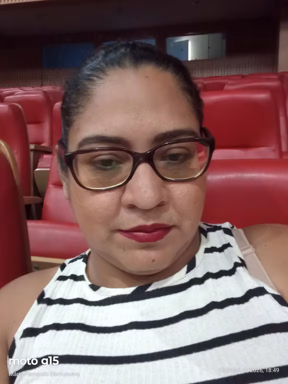 Terapeuta Ocineide, excelente experiência em tântrica e nuru Massagem tântrica