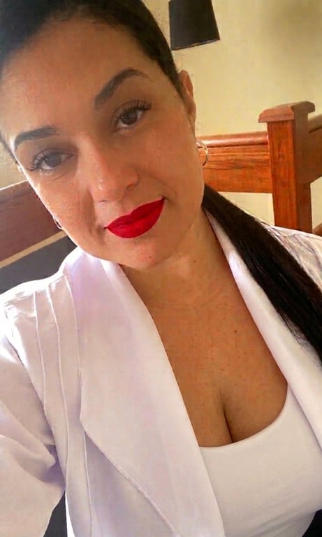 O toque, a troca, sentidos aflorados, hormônios aguçados,atos sublimes