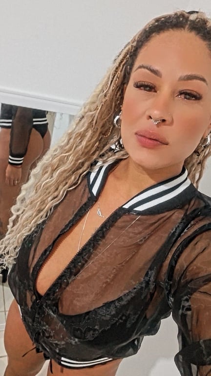 terapeuta DANI Carioquinha sua massagista bissexual DANI Carioquinha sua massagista bissexual