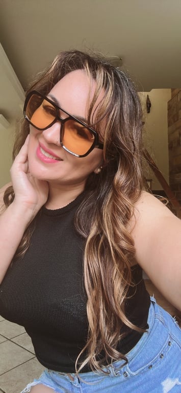 Naomy terapeuta e especialista certificada.