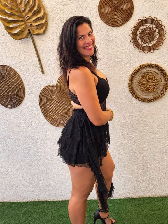 Olá, sou Vevê e trabalho com vários tipos de massagens. Massagem