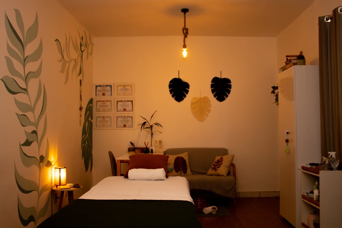 Mel Pires Terapeuta Oriental e Massoterapeuta Setor Sul Massagem tântrica
