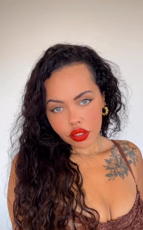 Beatriz Massagem Tântrica e Nuru sensual Massagem tântrica em