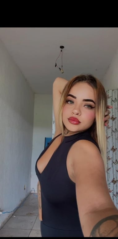Camila - Venha se deliciar na massagem surpresa 69 e um final feliz.