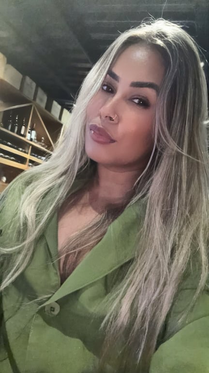 Anne Massoterapeuta Sensorial e Sensual com Experiência Única Massagem sensual