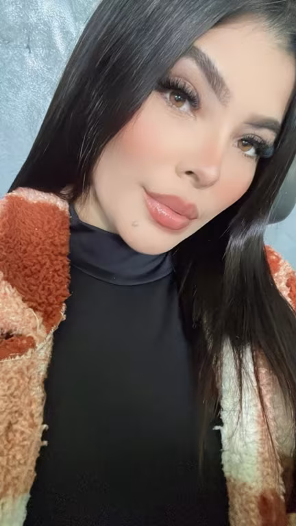 Giselle Bueno | Terapeuta tântrica e depiladora | STUDIO TANTRA Massagem tântrica em