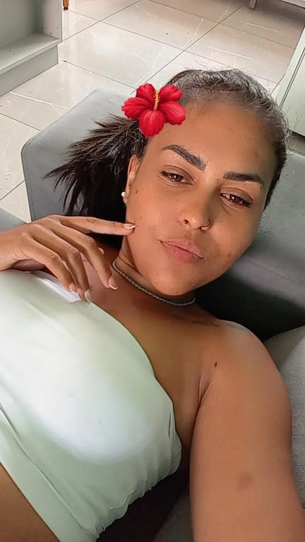 Luiza Lopes - massagista.