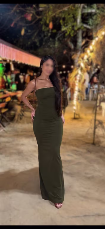 Anne. Massagem tântrica