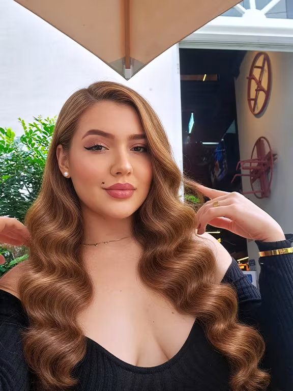 Aya Ruiva Sua Melhor Experiência de Prazer Massagem completa Vivências