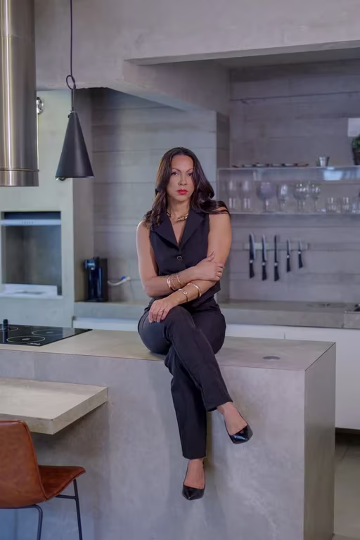 Laura Lins Massoterapeuta Sensual Experiência sensorial Exclusiva. Massagem tântrica