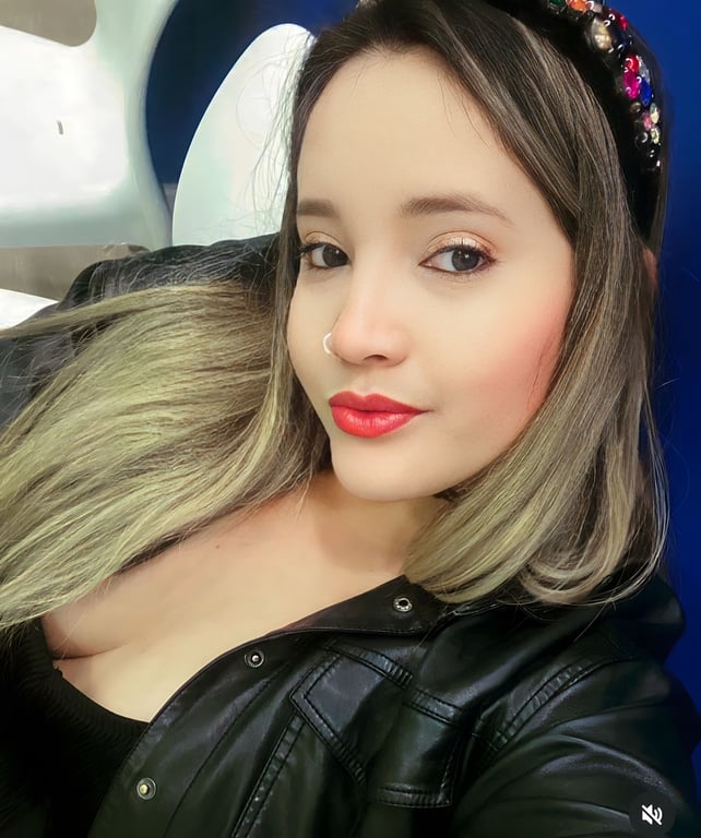 Kris terapeuta corporal Dedicada ao bem estar físico Massagem tântrica em