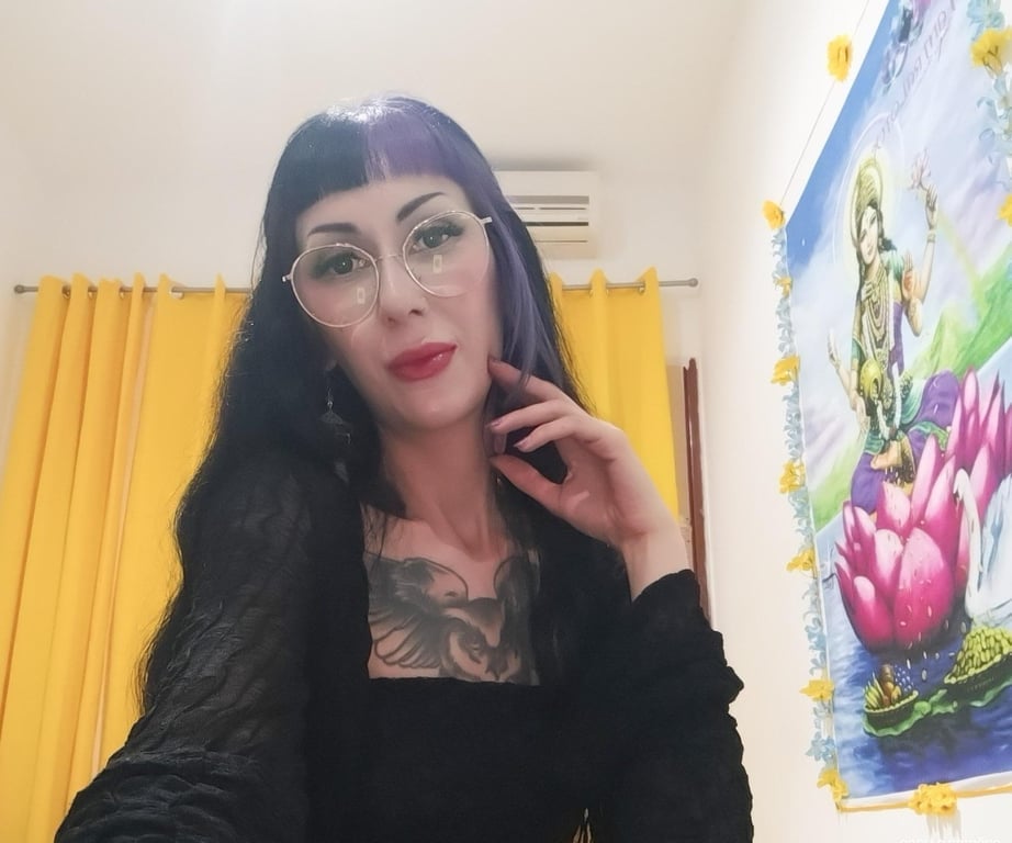 Shakti Ravena Terapeuta corporal e tântrica Massagista em