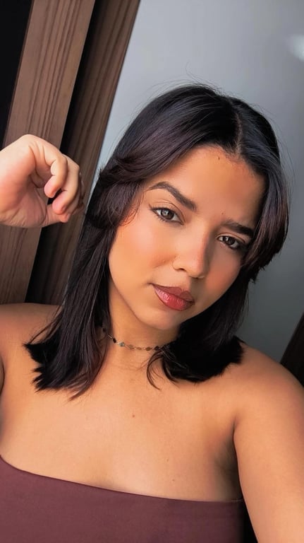 Tainá - Massoterapeuta Relaxante e Sensual