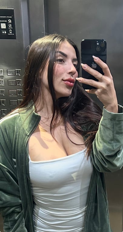 Massoterapeuta Amanda Carvalho. Experiência Tântrica Premium 