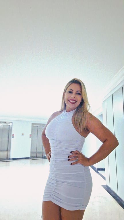 Saia do caos e relaxe com a massagem da Jaky mineirinha 