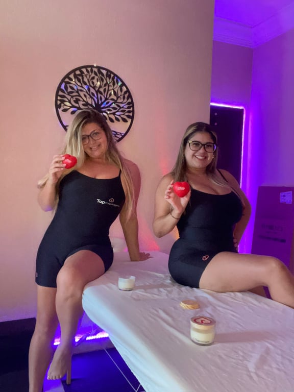 JAKI em 4 mãos com a minha irmã! Esse mês 50 % off na sessão Massagista