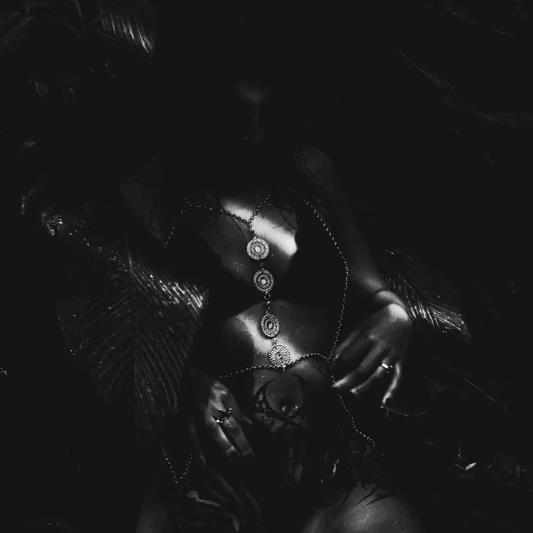 Bea Mahakali - Vivência erótica tântrica VIP