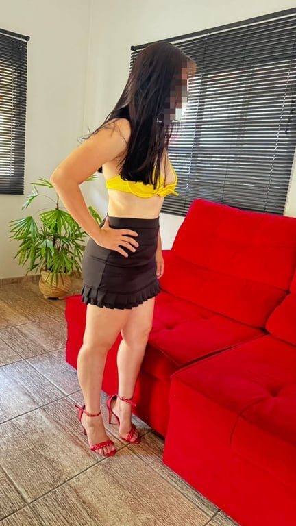 Bibi Massagista carinhosa e liberal com finalização Massagem tântrica