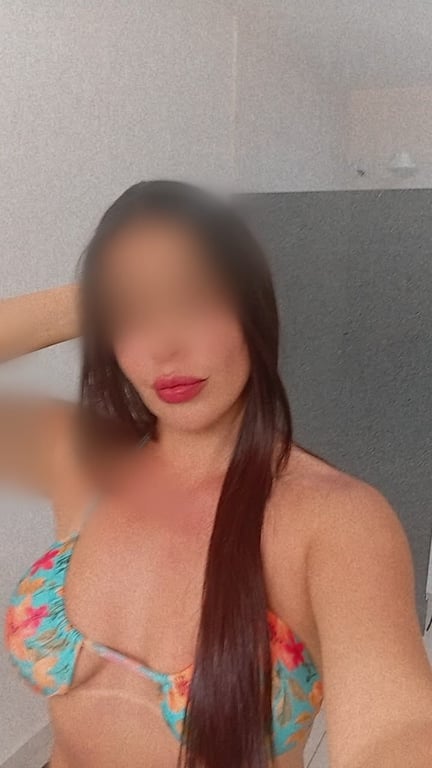 Sou Ruby Terapeuta especializada em massagem terapêutica e sensual.