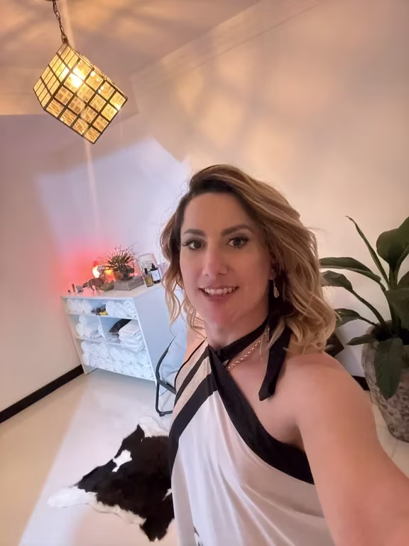Julia(trans) Barbeira e massoterapeuta Massagem sensual