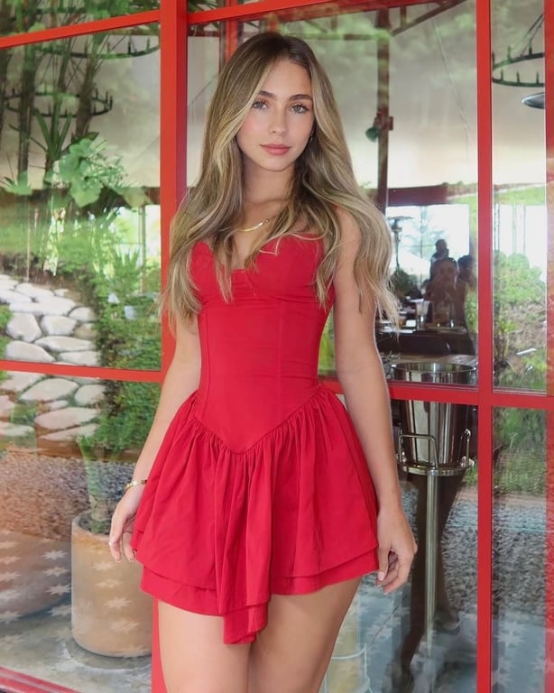 Julia - Massagem Relaxante, Tântrica e Nuru.