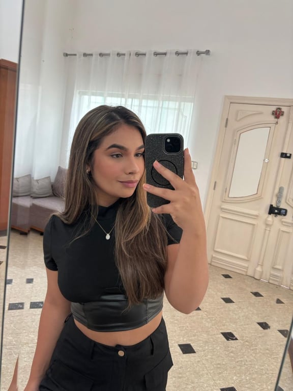 Terapeuta Saanvya ajudo você a se reconectar consigo Massagem tântrica