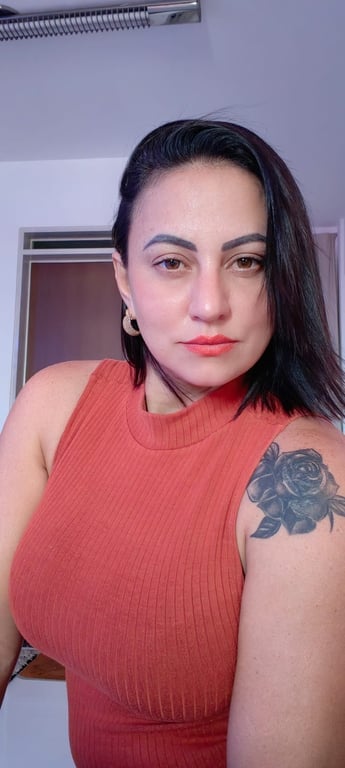 Jaqueline Massagista TERAPIAS CORPORAIS E MANUAIS. Massagem sensual