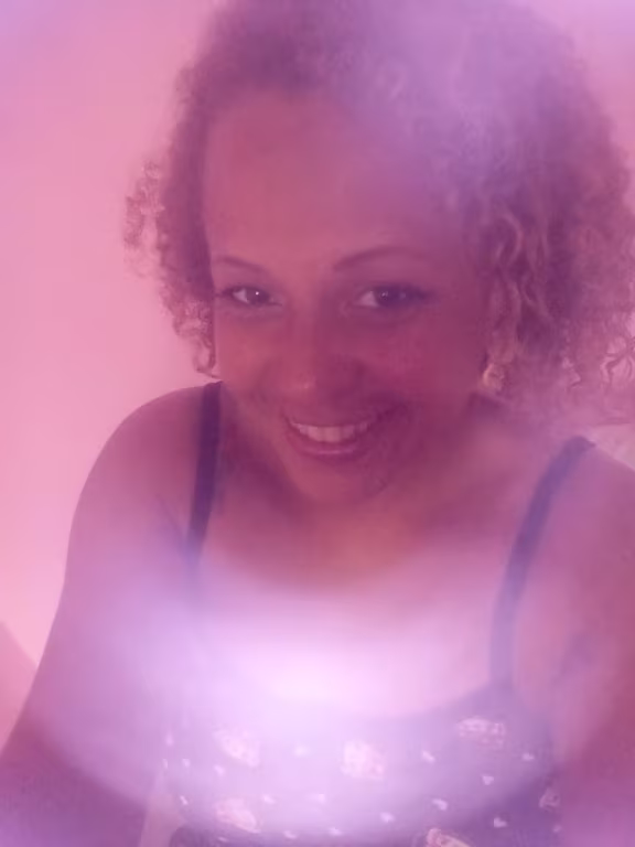 Núria, 40 anos, massotererapua completinha, carinhosa, fogosa