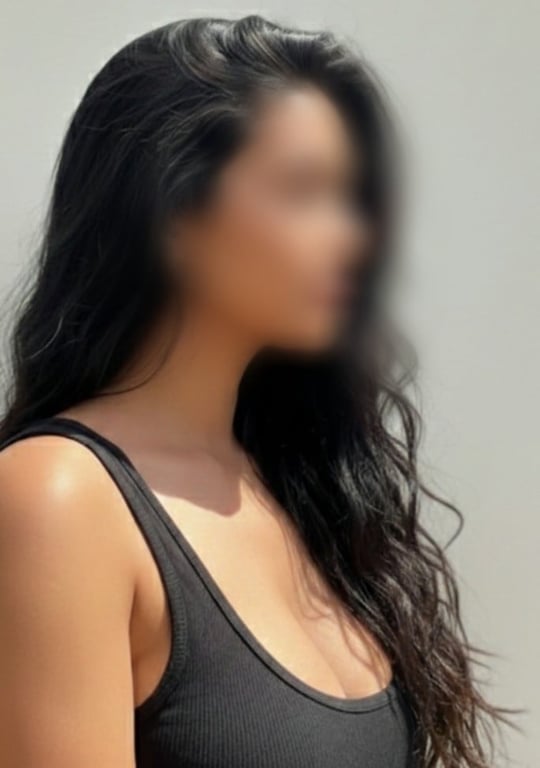 Sabrina Fernanda massagista especialista em Nuru e relaxante 