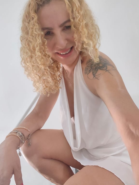 Massagem relaxante, sensuais e depilações