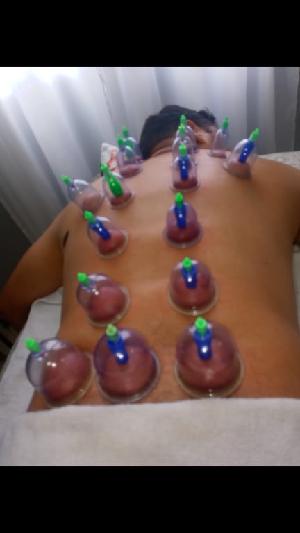 Massagens profissionais no Centro de Curitiba. Massagem sensual Massagens profissionais no Centro de Curitiba. Massagem sensual