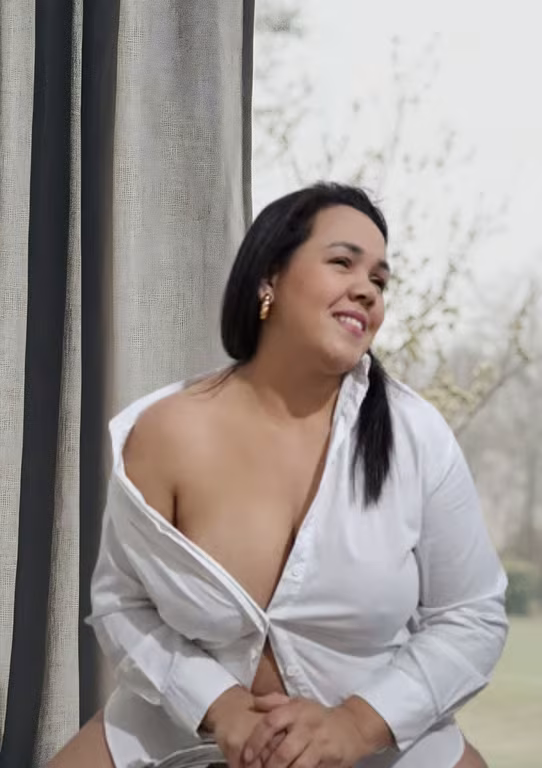 Camille Charme, Mistério e Toques Que Encantam