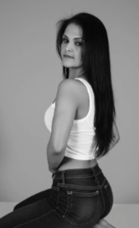 Terapeuta Mara - Toque de Prazer: A Arte da Massagem Sensual