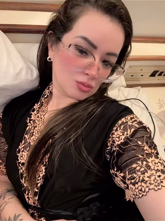 Camila Bueno Massoterapeuta, Terapeuta Tântrica Atende aos Domingos. Massagem sensual em