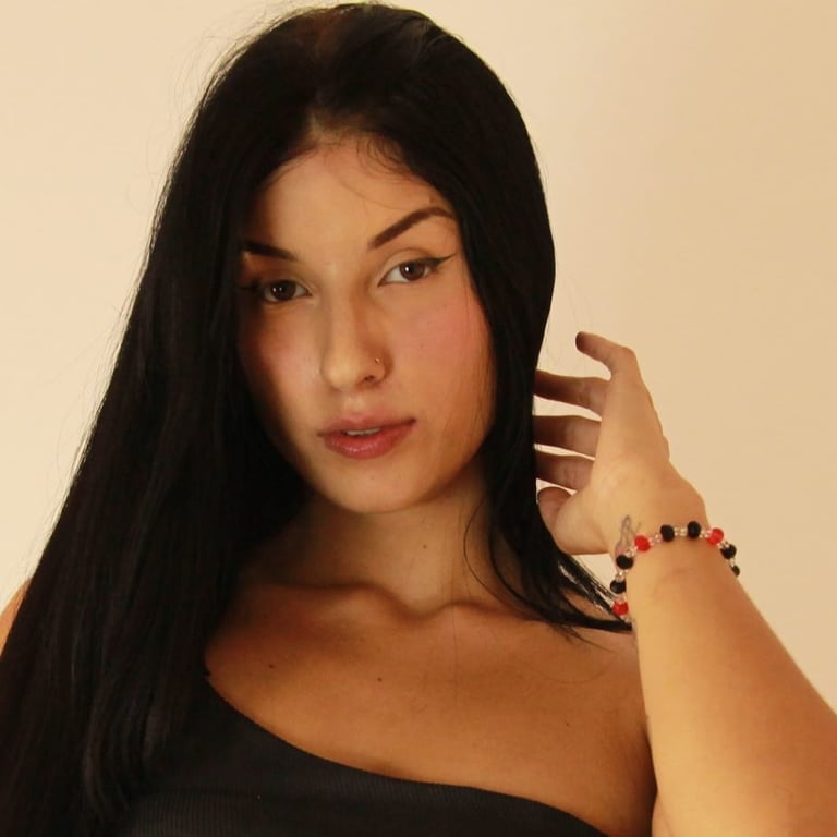 Yara - Experiência de Massagem Nuru, Relaxante e Sensual 