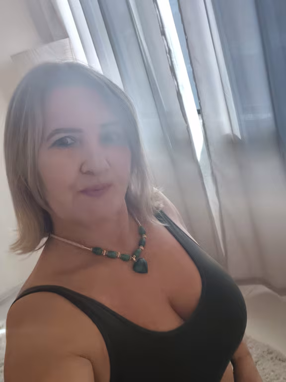 Júlia Massagem Relaxante Profissional