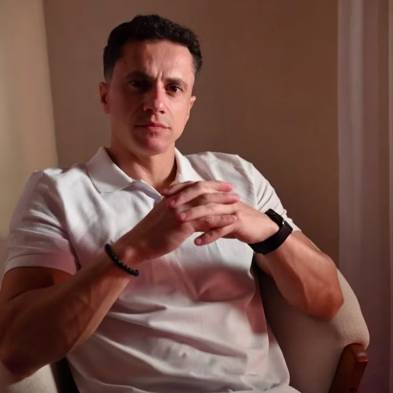 Terapeuta Diego Masculino