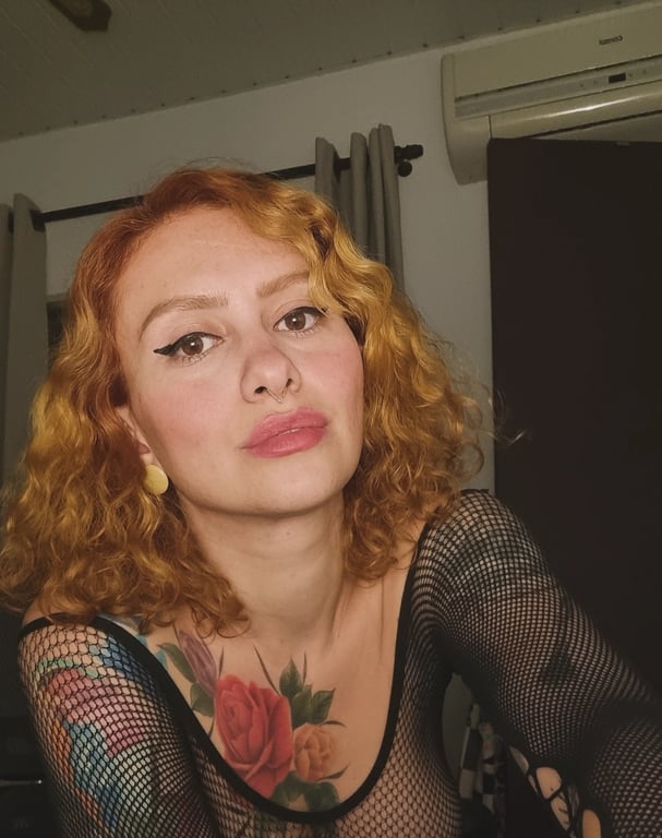 Karol Renata - Melhor experiência em massagem com os pés