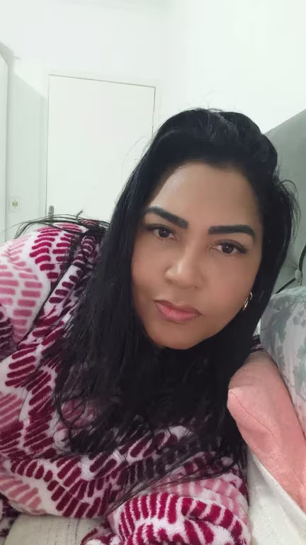 Joice Respire fundo. Sinta a leveza. Massagem sensual
